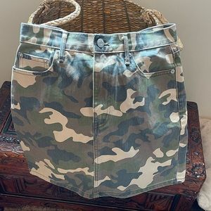 Mini camouflage skirt